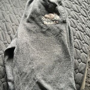 Roots sweatpants new excellent condition